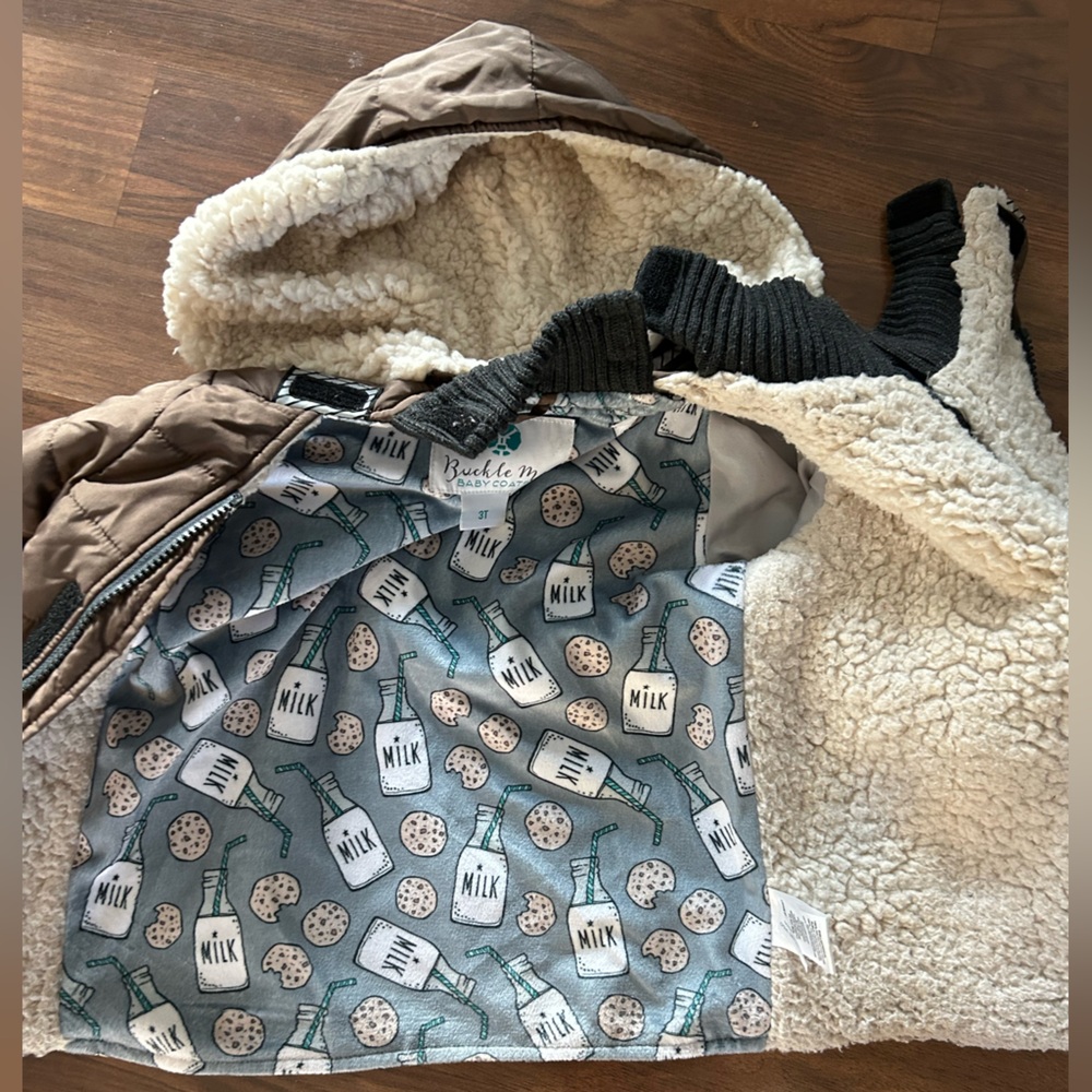 Car seat safe buckle me coat - Picture 4 of 4